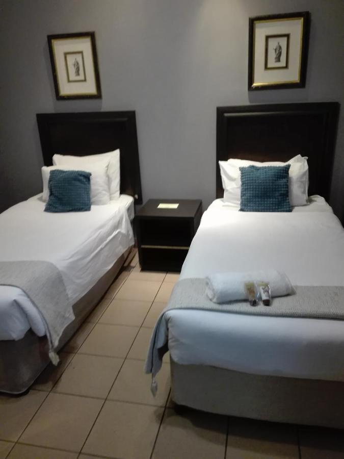 Waterside Lodge Cc Piet Retief Exterior foto