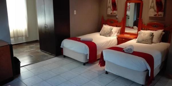 Waterside Lodge Cc Piet Retief Exterior foto